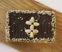 Turrón de chocolate con almendras