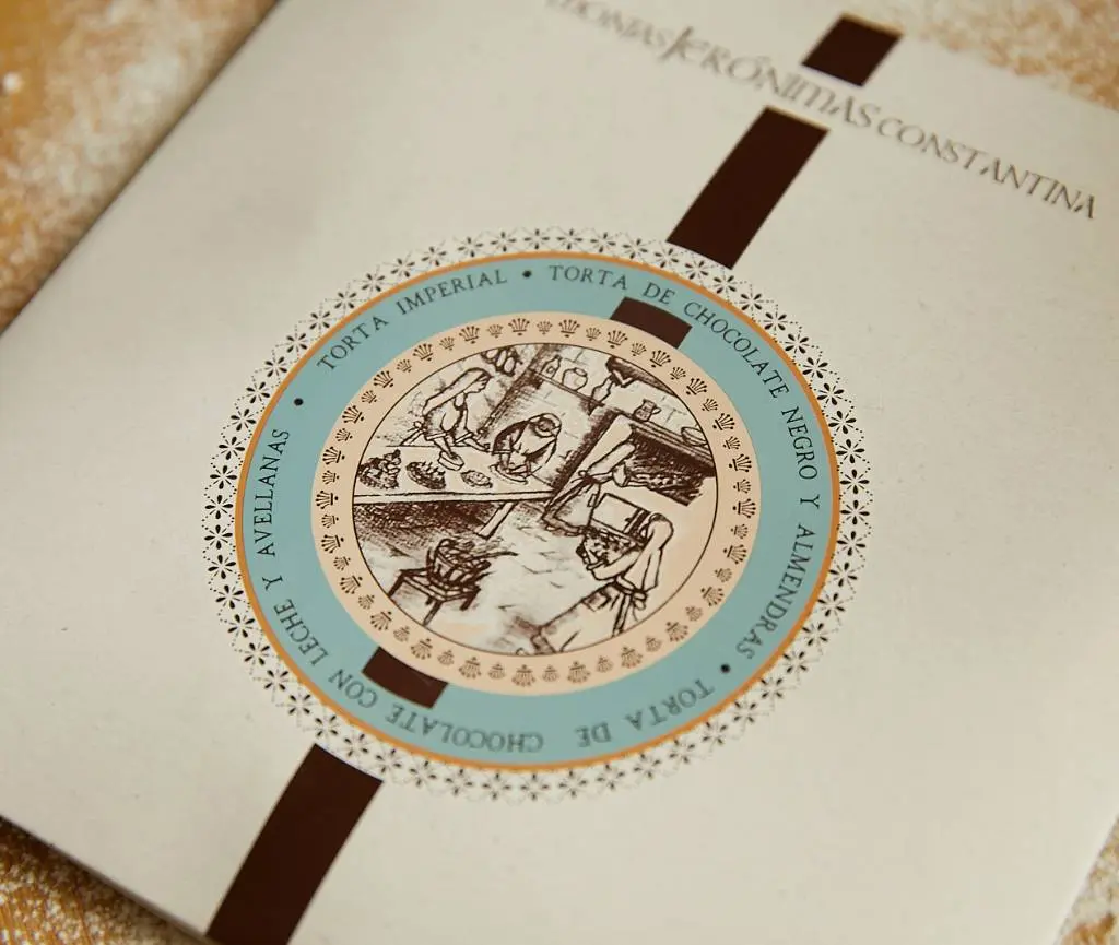Torta imperial chocolate negro y avellanas