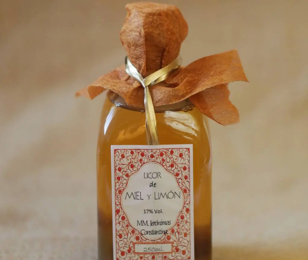 Licor de miel y limón