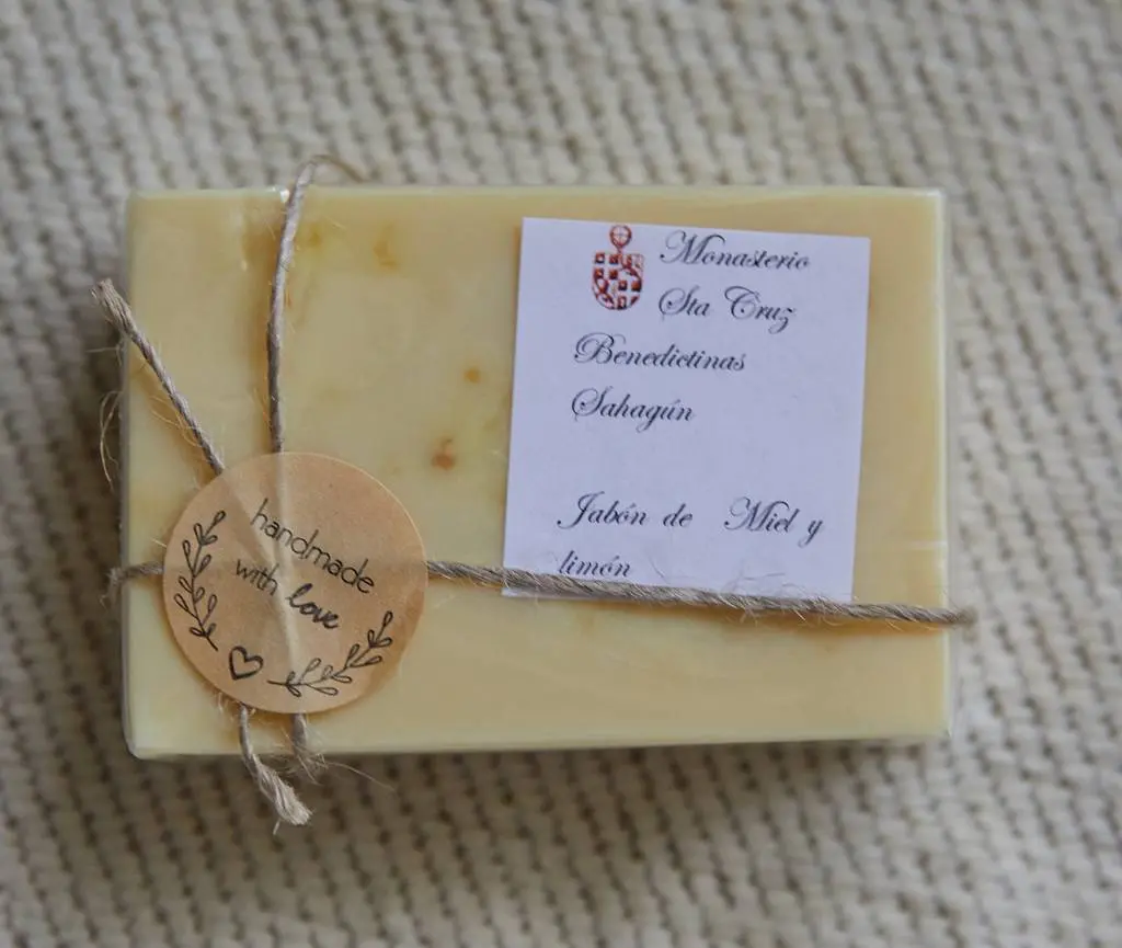 Jabón de glicerina de miel y limón