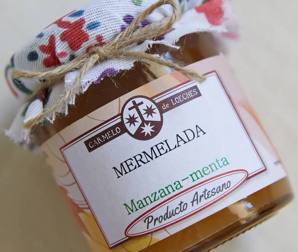 Mermelada de manzana con menta