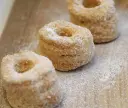 Rosquilla de hojaldre con coco y almendra 
