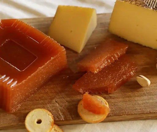 [10606] Cuña queso mezcla semicurado