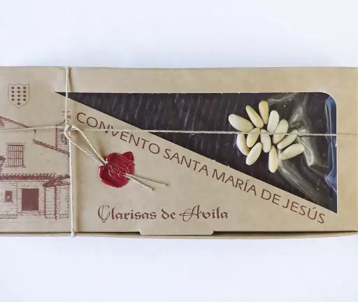 [10521] Turrón de chocolate, pasas y piñones